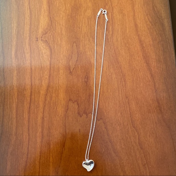 Elsa Peretti Carved Heart Necklace - Picture 4 of 4